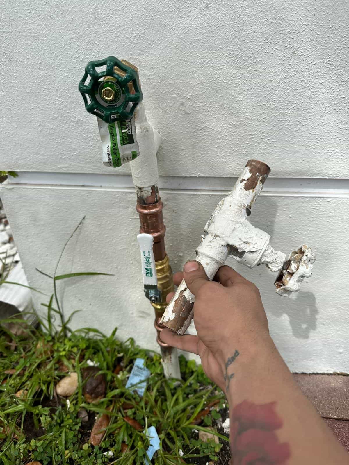 Before and after of a Main valve replacement by a plumber in Palmetto Bay